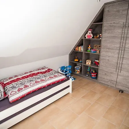 Dom wakacyjny Weinberghaus Prossen, Haus Mit Sauna Und Whirlpool Fuer Maximal 8 Personen Bad Schandau