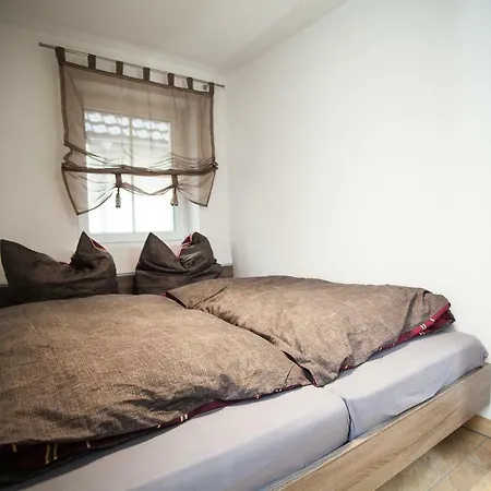 Weinberghaus Prossen, Haus Mit Sauna Und Whirlpool Fuer Maximal 8 Personen バート・シャンダウ